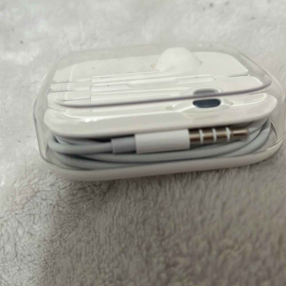 Apple earphones - New - Picture 3 of 3